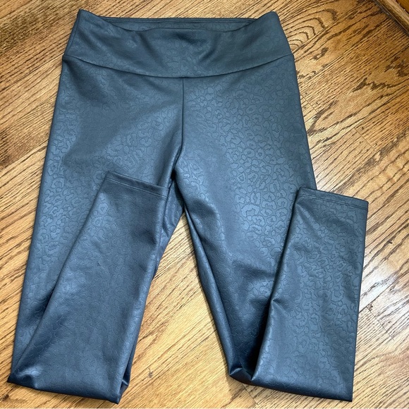 EXPRESS | Faux Leather Cheetah Print Leggings - Picture 11 of 13